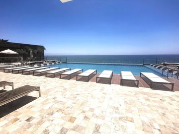 Vendo departamento de lujo frente al mar y cerca del mall del Pacífico