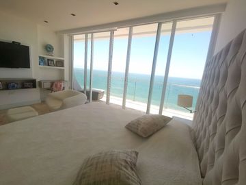 Vendo departamento de lujo frente al mar y cerca del mall del Pacífico