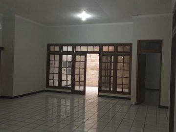 Rumah 1 lantai, asri dan tenang, AC 3 unit, Bukit Cinere Indah