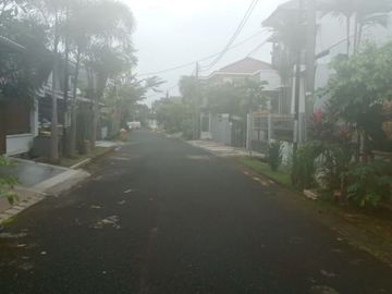 Rumah 1 lantai, asri dan tenang, AC 3 unit, Bukit Cinere Indah