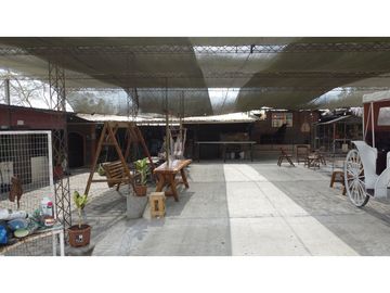 En venta Quinta Vacacional productiva Sector las Palmas.