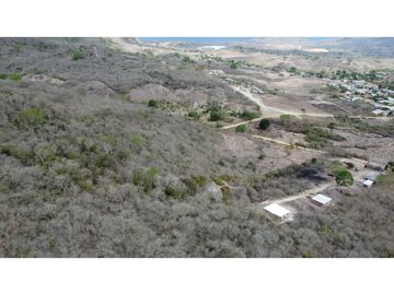 En venta Quinta Vacacional productiva Sector las Palmas.
