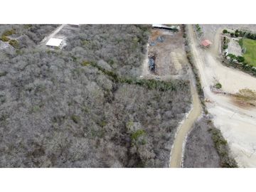 En venta Quinta Vacacional productiva Sector las Palmas.