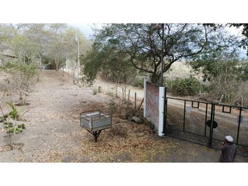 En venta Quinta Vacacional productiva Sector las Palmas.