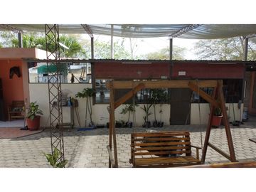 En venta Quinta Vacacional productiva Sector las Palmas.