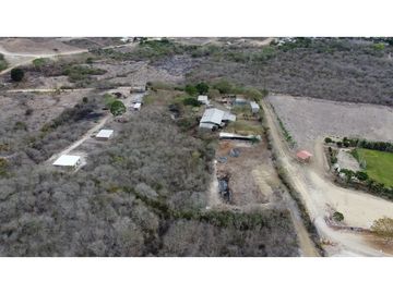 En venta Quinta Vacacional productiva Sector las Palmas.
