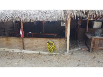 En venta Quinta Vacacional productiva Sector las Palmas.
