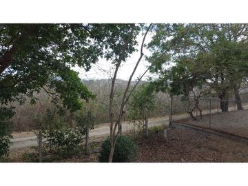 En venta Quinta Vacacional productiva Sector las Palmas.