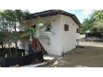 En venta Quinta Vacacional productiva Sector las Palmas.