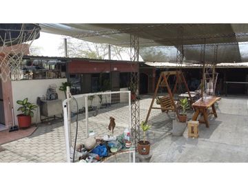 En venta Quinta Vacacional productiva Sector las Palmas.