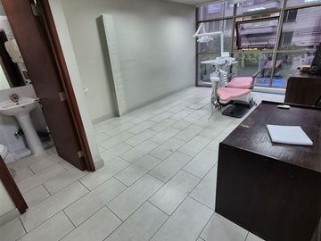 3 consultas médicas contiguas en Centro Médico PM