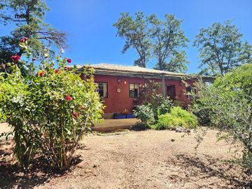 Se Vende Casa con Gran Terreno en Limache