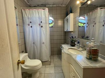 Se Vende Casa con Gran Terreno en Limache