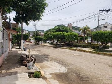 MAGNÍFICA Y CÉNTRICA CASA EN MAGALLANES