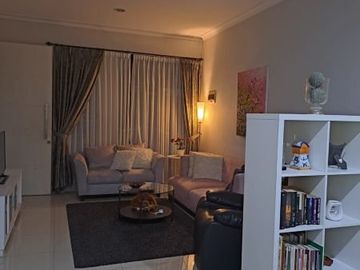 DIJUAL RUMAH BAGUS SEMI FURNISH SIAP HUNI DI THE AVANI BSD