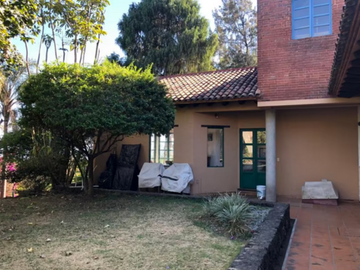 ¡OPORTUNIDAD! Arquitectura élégante, hermosa casa