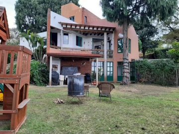 ¡OPORTUNIDAD! Arquitectura élégante, hermosa casa