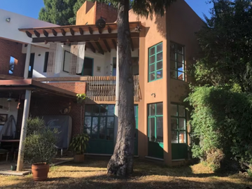 ¡OPORTUNIDAD! Arquitectura élégante, hermosa casa