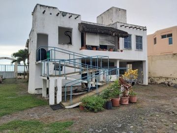 Puerto Cayo - Villa La Boca: Se Vende Casa en Zona Rural y Frente al Mar en Puerto Cayo