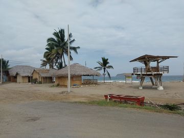 Puerto Cayo - Villa La Boca: Se Vende Casa en Zona Rural y Frente al Mar en Puerto Cayo