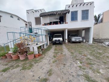 Puerto Cayo - Villa La Boca: Se Vende Casa en Zona Rural y Frente al Mar en Puerto Cayo