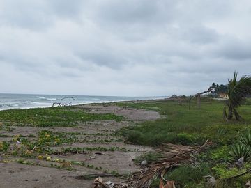 Puerto Cayo - Villa La Boca: Se Vende Casa en Zona Rural y Frente al Mar en Puerto Cayo