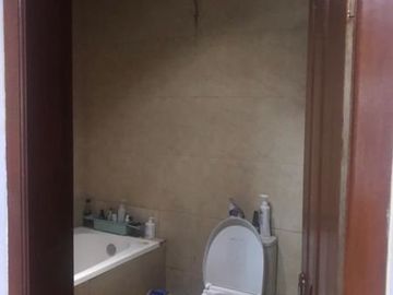 Rumah Dengan Bangunan Yg Luas Di Cipadu - Of 5237