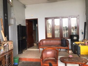 Rumah Dengan Bangunan Yg Luas Di Cipadu - Of 5237