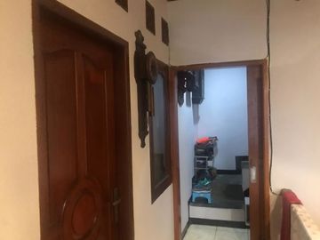 Rumah Dengan Bangunan Yg Luas Di Cipadu - Of 5237