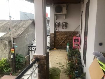 Rumah Dengan Bangunan Yg Luas Di Cipadu - Of 5237