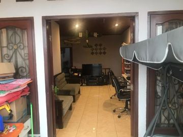 Rumah Dengan Bangunan Yg Luas Di Cipadu - Of 5237