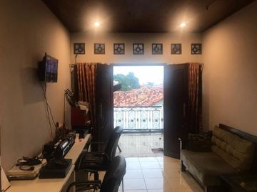 Rumah Dengan Bangunan Yg Luas Di Cipadu - Of 5237