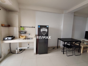 Disewakan 2BR Oak Tower B Lantai Tinggi – Semi Furnish, View Jalan, Hadap Selatan