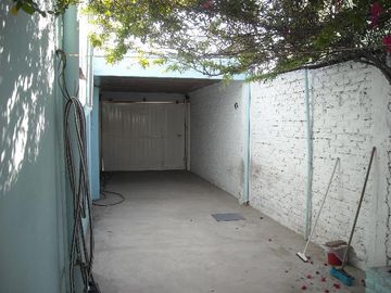 Muy linda casa 3 amb mas depto 2 amb. Excelente estado ISIDRO CASANOVA