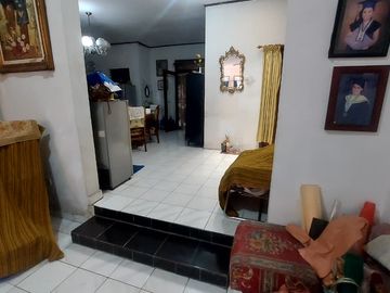 Dijual Rumah Luas Lokasi Premium Senopati Area, Cibeber Kebayoran Baru