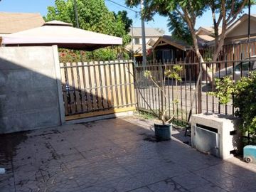 Vendo casa en Villa Estación Nos, muy cerca de metro tren
