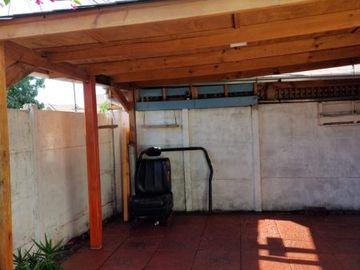 Vendo casa en Villa Estación Nos, muy cerca de metro tren