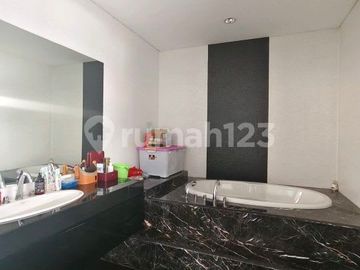 Di Jual Rumah di Duta Garden