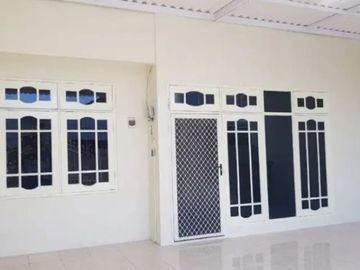 Rumah Terawat 1,5 Lantai Nirwana Eksekutif Dekat Pandugo