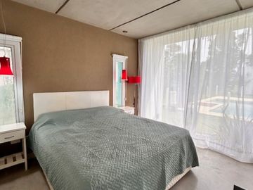 Casa con Pileta. Ubicada en el Nuevo Barrio Alamos, PINAMAR