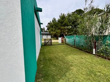 Casa con Pileta. Ubicada en el Nuevo Barrio Alamos, PINAMAR