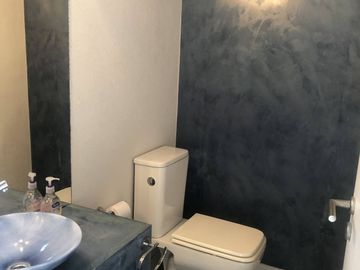 Casa con Pileta. Ubicada en el Nuevo Barrio Alamos, PINAMAR