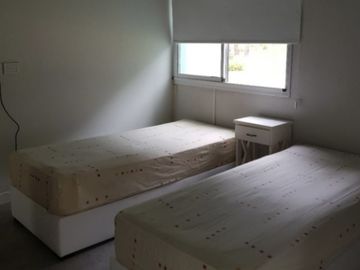 Casa con Pileta. Ubicada en el Nuevo Barrio Alamos, PINAMAR
