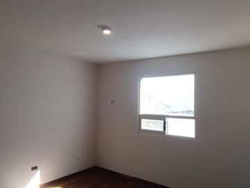 Hermosa casa frente a parque, casi esquina con Av.  Fundadores.