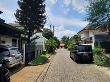 DI SEWA RUMAH LOKASI VILLA SAWO CIPETE UTARA KEBAYORAN BARU JAKARTA SELATAN
