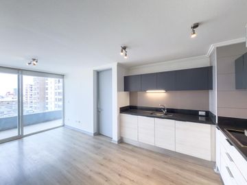Arriendo moderno departamento en centro de viña