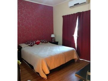 EXCELENTE CHALET EN 2 PLANTAS CON COCHERA Y PATIO