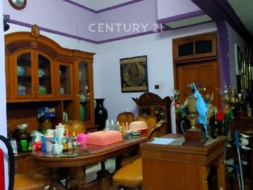 Rumah Tinggal Hoek Di Comp. Pertamina Cipinang, Jakarta S9634