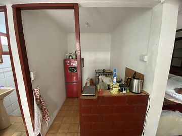 2 CASAS UNIDAS CON LOCAL COMERCIAL