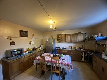 2 CASAS UNIDAS CON LOCAL COMERCIAL